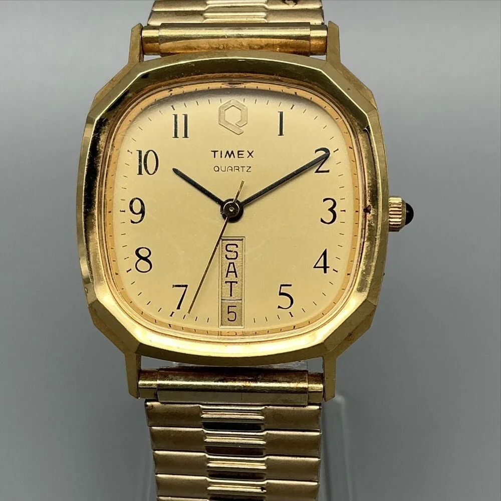 Vintage Timex Q Mens Watch 32mm Gold Tone Day Date Stretch 1980's New Battery